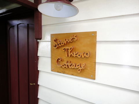 Stones Throw Cottage Bed & Breakfast - Tourism Bookings 0