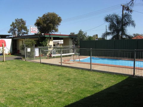 Peak Hill Golden Peak Budget Motel - Tourism Bookings 3