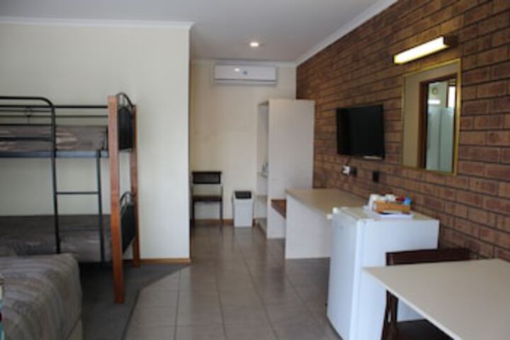 Bet Bet VIC Tourism Bookings