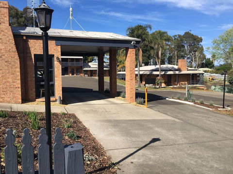 Bega Downs Motor Inn - Tourism Bookings 3
