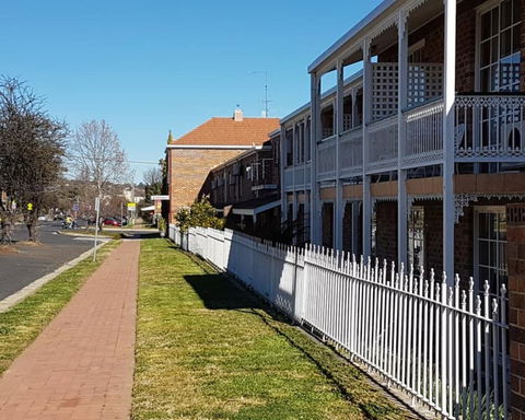 Golden Age Motor Inn Queanbeyan - Tourism Bookings 1