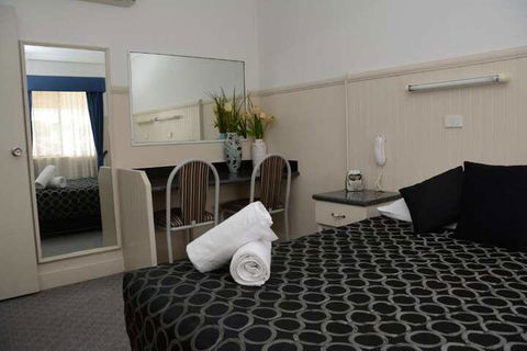 Ben Chifley Motor Inn - Tourism Bookings 6