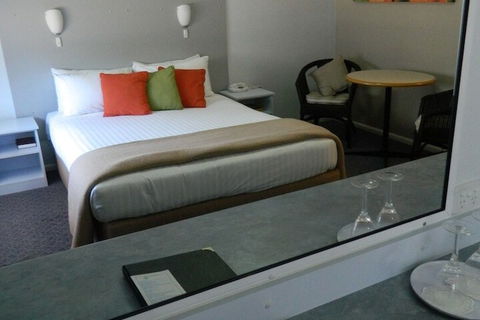 Orana Windmill Motel - Tourism Bookings 7