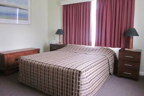 Lakes Waterfront Motel & Holiday Cottages - Accommodation Europe 5