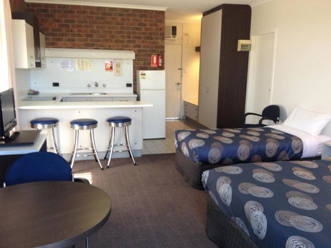 The Central Hotel Motel Lakes Entrance - Accommodation Europe 4
