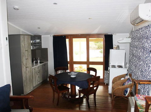 Outback Cellar & Country Cottage - Events Australia 3