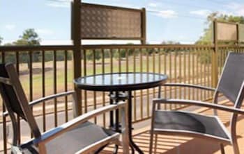 Emerald Executive Apartments - Tourism Bookings 6