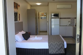 Emerald Executive Apartments - Tourism Bookings 3