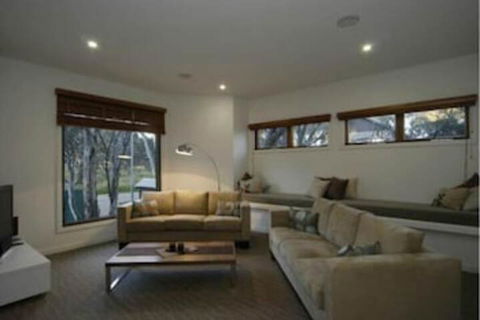 Blue Ice - Tourism Bookings 7