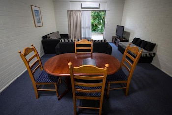 Emerald Gardens Motel & Apartments - Tourism Bookings 3