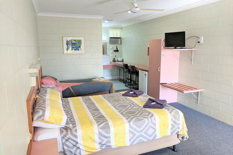 Yungaburra Park Motel - Tourism Bookings 7