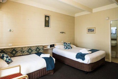 Plainsman Motel - Events Australia 4