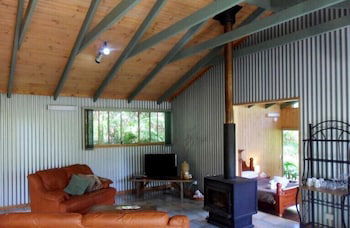Treetops Accommodation Montville - Tourism Bookings 3