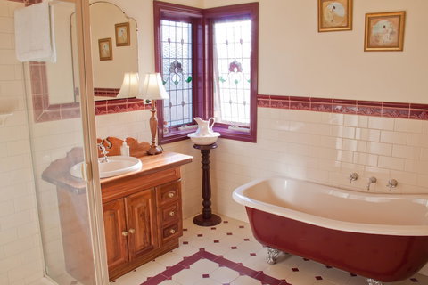 Lucy's House Serenity - Events Australia 1