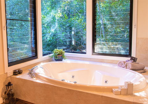 Montagues Of Montville - Events Australia 4