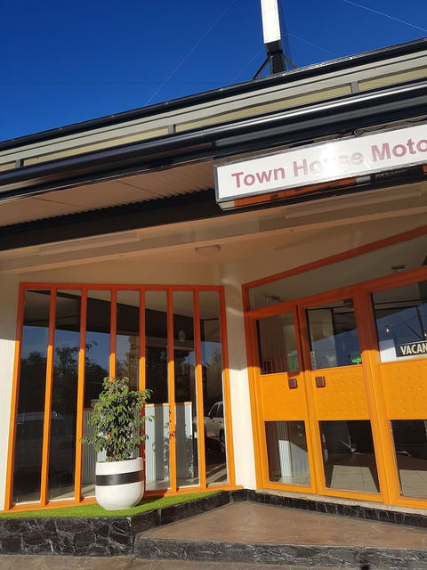 Town House Motor Inn - Tourism Bookings 0