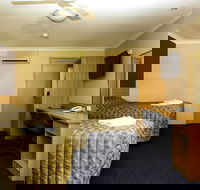 Sun Palms Motel - Tourism Bookings