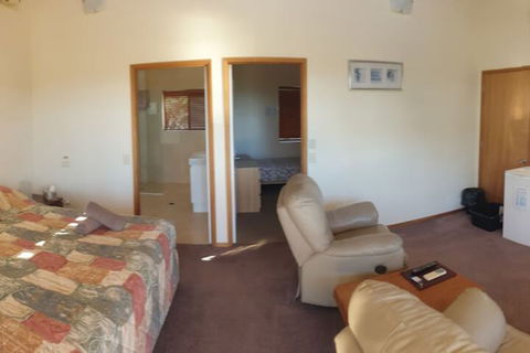 Escape 1770- Adults Only - Tourism Bookings 7