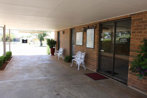Mid Town Inn Narrabri - Tourism Bookings 4