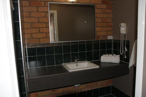 Emerald Highlands Motel - Tourism Bookings 6