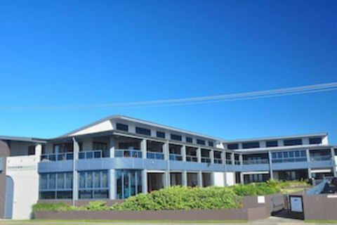 Lennox Holiday Apartments - Events Australia 0