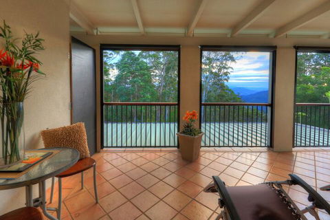 Mapleton Falls Accommodation - Tourism Bookings 4