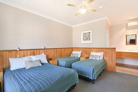 Catalina Motel Lake Macquarie - Tourism Bookings 4