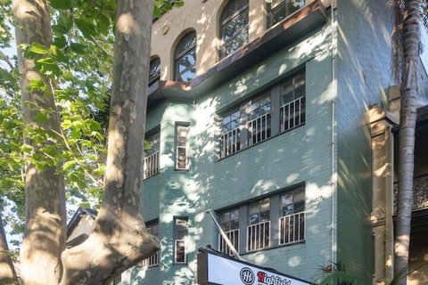 Highfield Hotel - Events Australia 1