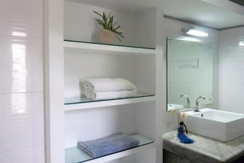 Tower Lodge - Accommodation Europe 1