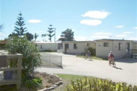 Hillcrest Tourist Park - Accommodation Europe 0
