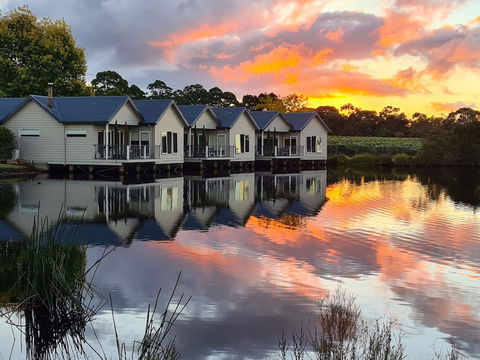 Lakeside Villas At Crittenden - Tourism Bookings 2