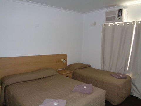 Parkway Motel - Tourism Bookings 1