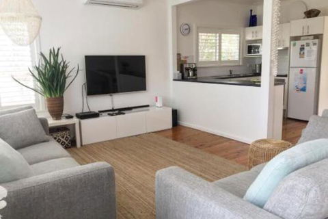 The Seaside Beachhouse Mollymook - Tourism Bookings 5