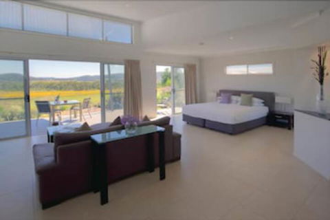 Azjure Studio Retreat - Events Australia 1