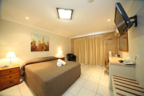 Emerald Central Palms Motel - Tourism Bookings 4
