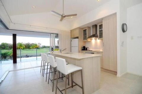 4 Cascade House Luxury Holiday Home - Accommodation Europe 3