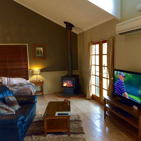Maleny Luxury Cottages - Accommodation Europe 6