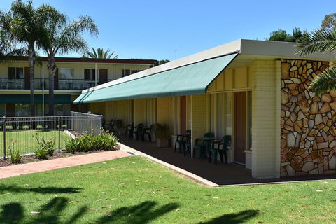 Motel Riverina - Tourism Bookings 2