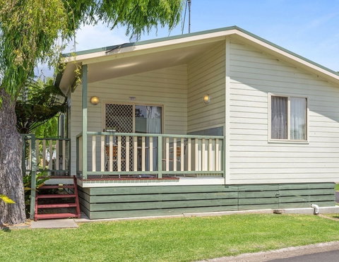 Pleasurelea Tourist Resort And Caravan Park - Events Australia 1