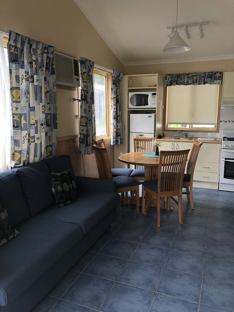 Pleasurelea Tourist Resort And Caravan Park - Events Australia 6