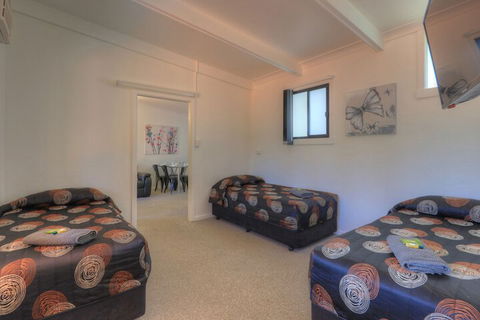 Twin Swans Motel - Tourism Bookings 5