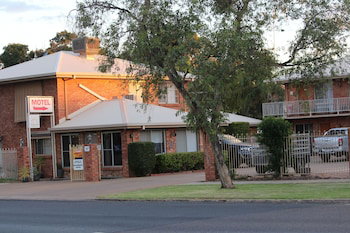 Red Cliffs Colonial Motor Lodge - Events Australia 4