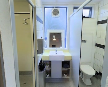 Deakin Geelong Units - Tourism Bookings 5