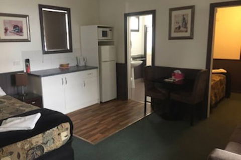 The Esplanade Motel - Accommodation Europe 4