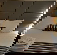 Hibiscus Lakeside Motel - Events Australia