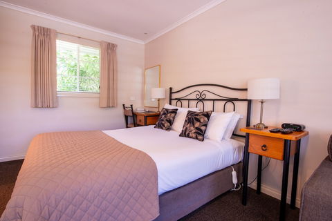 Yarra Gables - Tourism Bookings 2