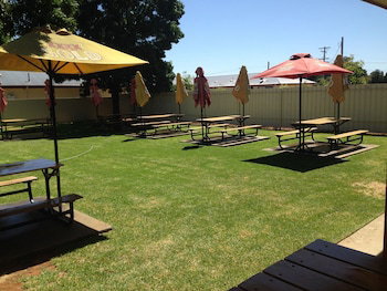 Coro Club Motel - Events Australia 6