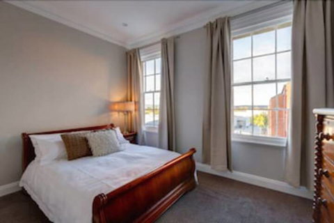 Bathurst Royal Apartments - Events Australia 5