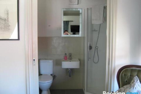 Three Chimneys Bed & Breakfast Boutique Guest House - Events Australia 4