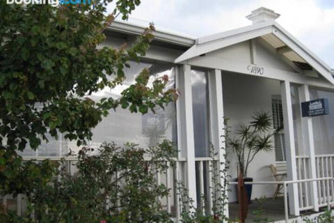 Three Chimneys Bed & Breakfast Boutique Guest House - Events Australia 0